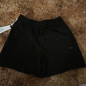 womens aritzia size medium boyfriend shorts